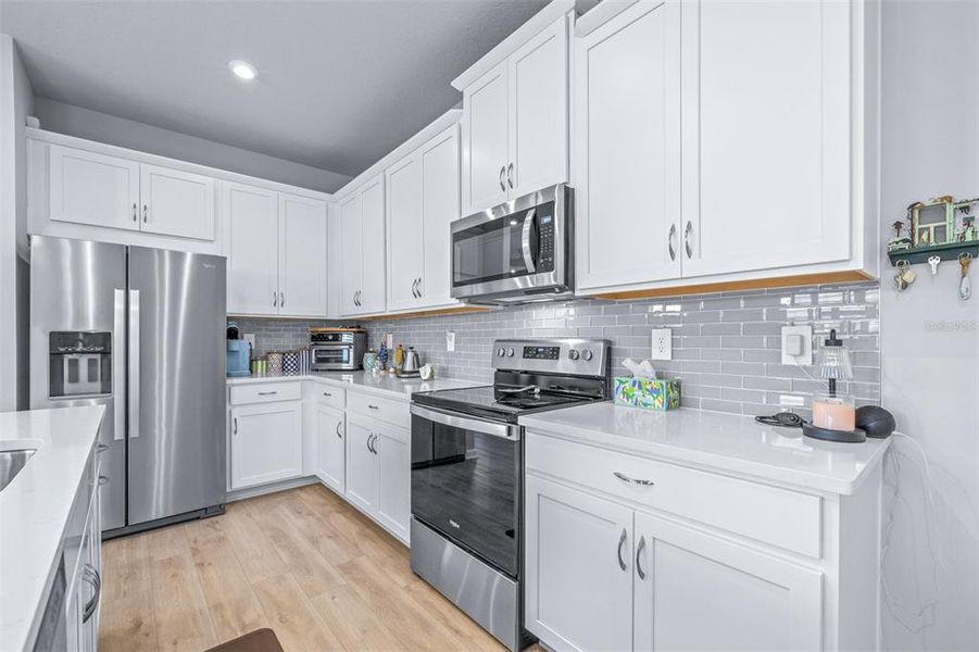 Furnished interior view inside a new home in , Wesley Chapel (Image 14).
