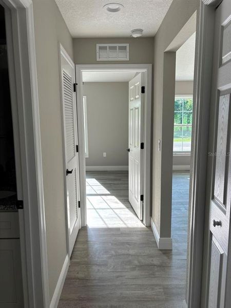 Spacious, unfurnished interior of a new home in , Dunnellon (Image 25).
