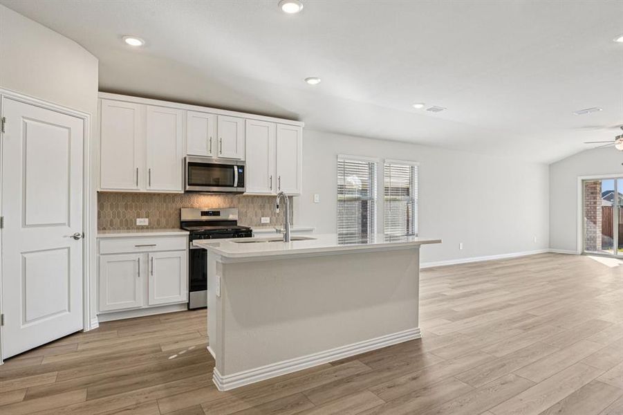Furnished interior view inside a new home in Stonehaven, Seagoville (Image 5).