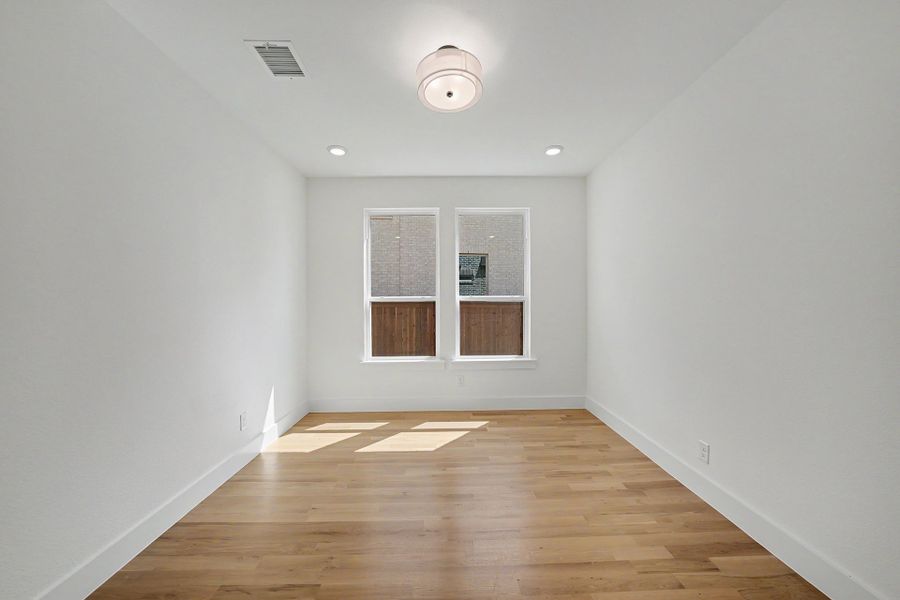 Spacious, unfurnished interior of a new home in Aster Park, McKinney (Image 28).
