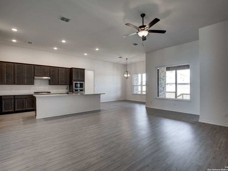 Spacious, unfurnished interior of a new home in The Reserve at Potranco Oaks, Castroville (Image 26).