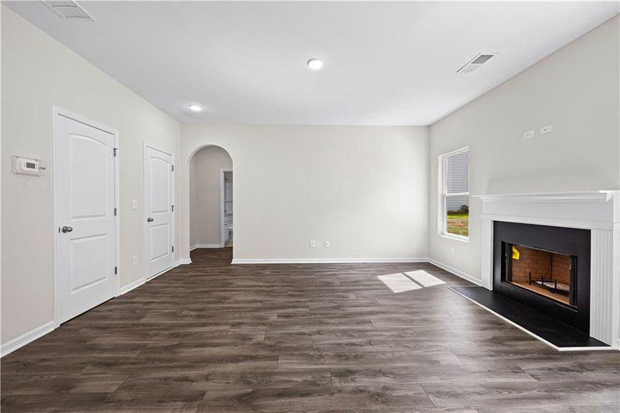 Spacious, unfurnished interior of a new home in , Villa Rica (Image 23).