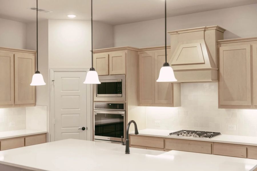 Representative furnished interior of a home built from the Keystone by Stonehollow Homes in Sister Grove II, Van Alstyne (Image 12).