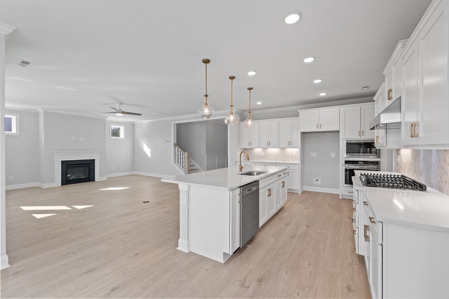 Representative furnished interior of a home built from the The Hampton by RobuckHomes in Baylee Ridge, Selma (Image 105).