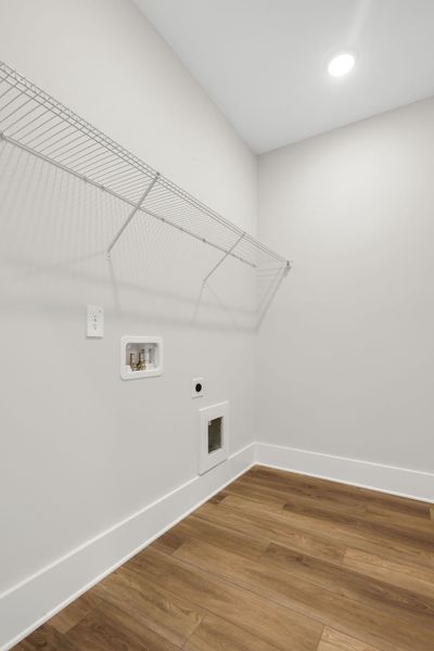 Spacious, unfurnished interior of a new home in Echo Park, Suwanee (Image 36).