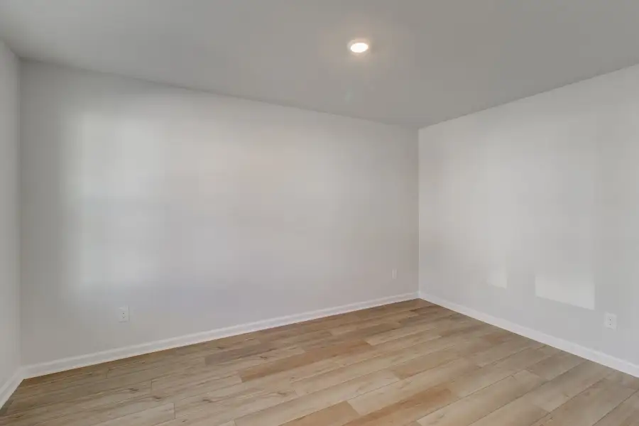 Spacious, unfurnished interior of a new home in Bluefield, Lexington (Image 14).