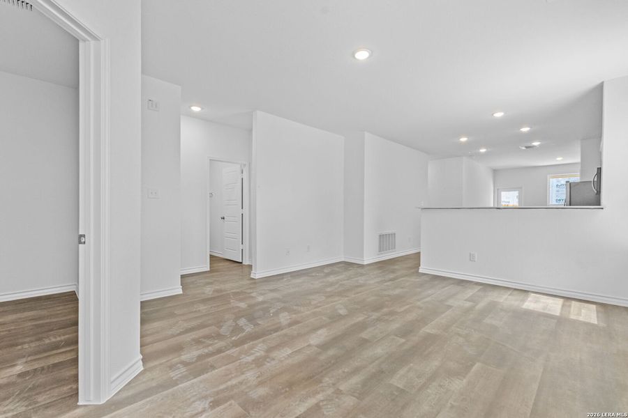 Spacious, unfurnished interior of a new home in Corley Farms, Boerne (Image 16).
