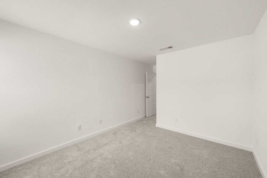 Spacious, unfurnished interior of a new home in Mockingbird Estates Townhomes, Fort Worth (Image 17).