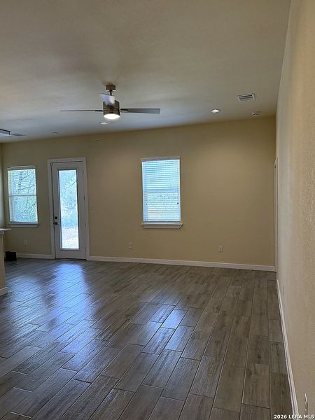Spacious, unfurnished interior of a new home in , San Antonio (Image 23).