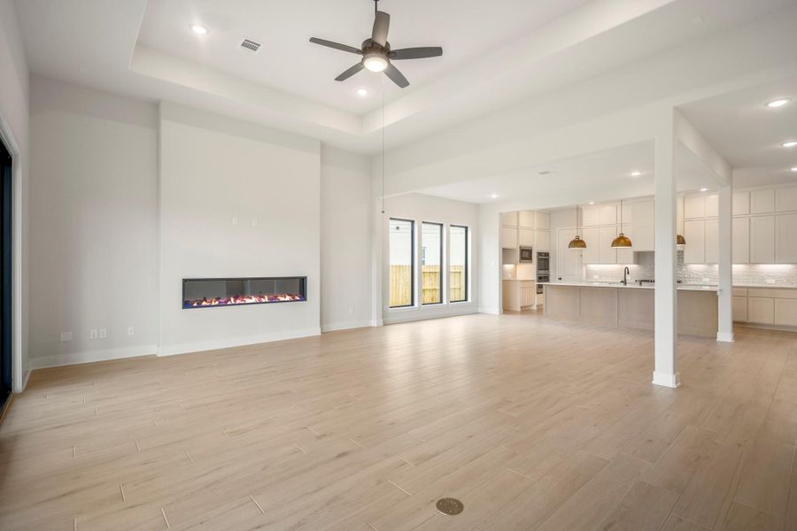 Spacious, unfurnished interior of a new home in ARTAVIA 55' Lots, Conroe (Image 22). Spacious, unfurnished interior of a new home in ARTAVIA 55' Lots, Conroe (Image 22).