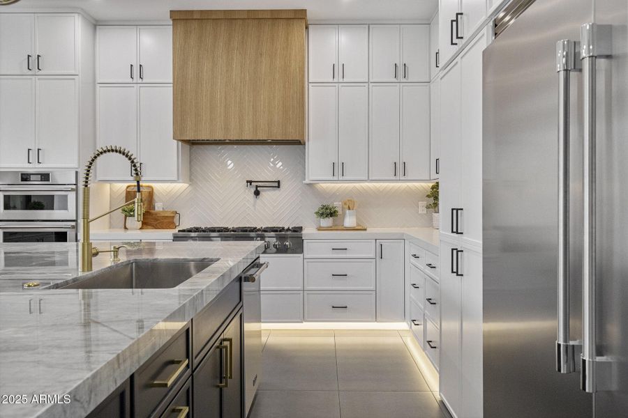 Modern Decorative Range Hood