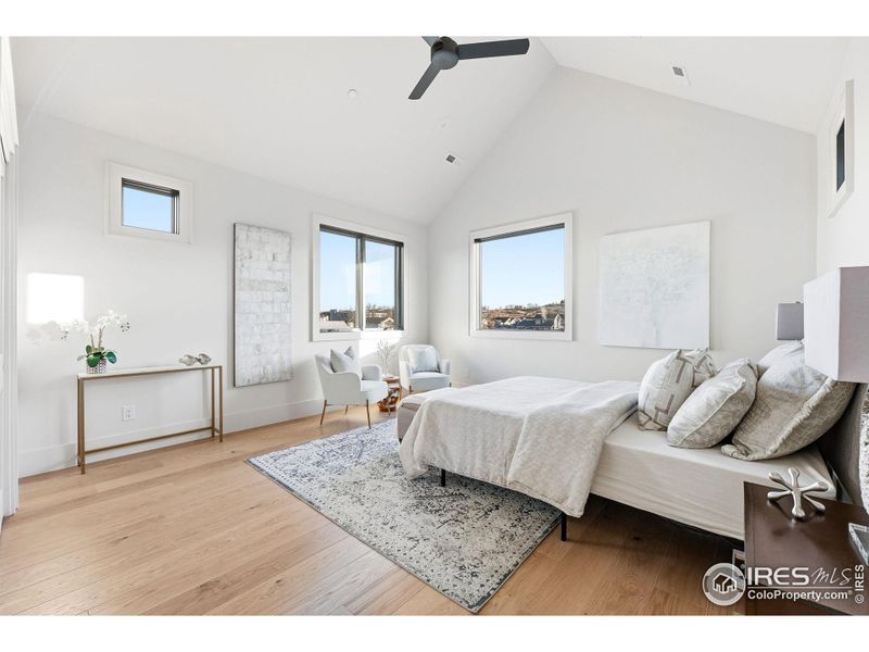 Extremely Large Bedroom #2 Upstairs