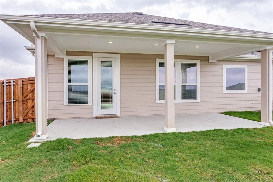Exterior details and patio area of a home in Sierra Vista at Kelly Ranch, Aledo (Image 3). Exterior details and patio area of a home in Sierra Vista at Kelly Ranch, Aledo (Image 3).