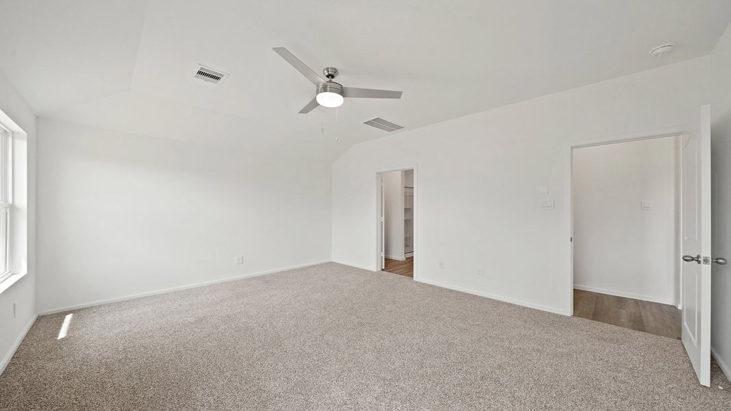 Spacious, unfurnished interior of a new home in Sunterra Lakes, Katy (Image 17). Spacious, unfurnished interior of a new home in Sunterra Lakes, Katy (Image 17).