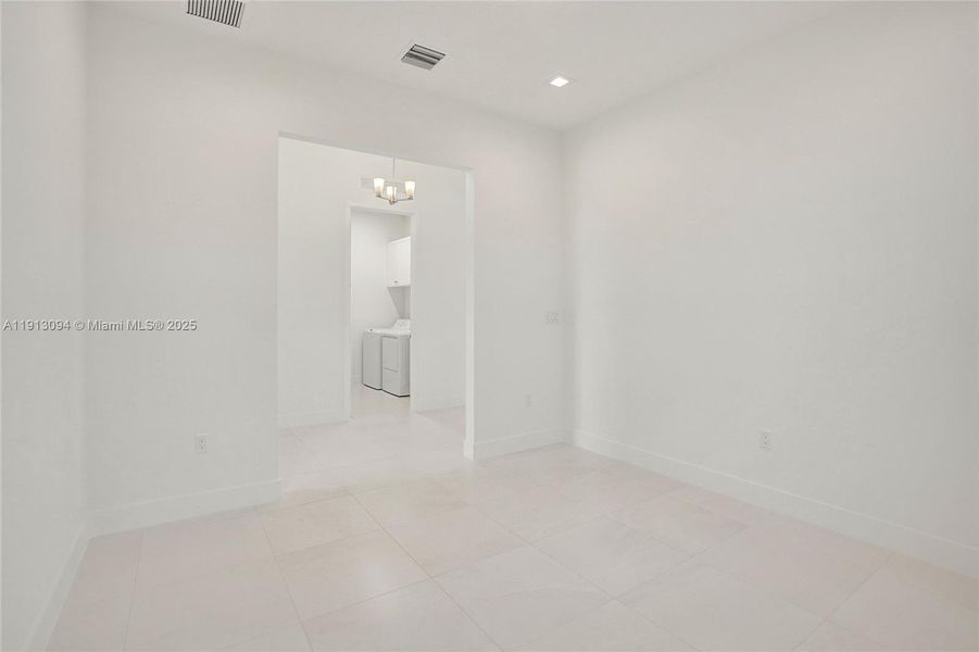 Spacious, unfurnished interior of a new home in Apex at Avenir, Palm Beach Gardens (Image 39).