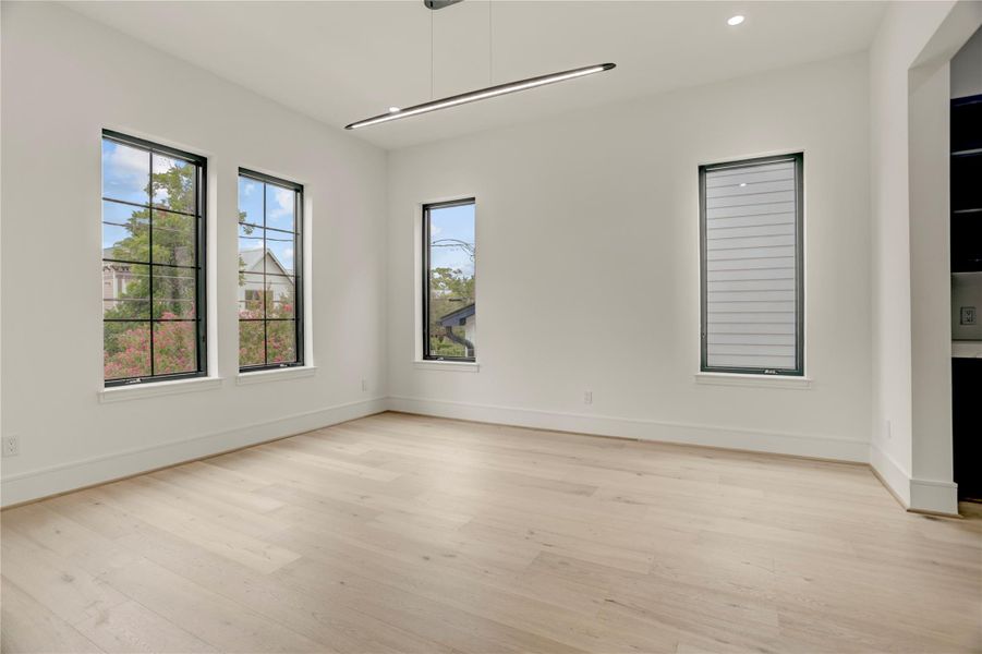 Spacious, unfurnished interior of a new home in , Houston (Image 20).