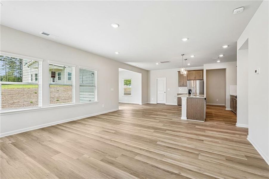 Spacious, unfurnished interior of a new home in Northwoods at Mirror Lake, Villa Rica (Image 57).