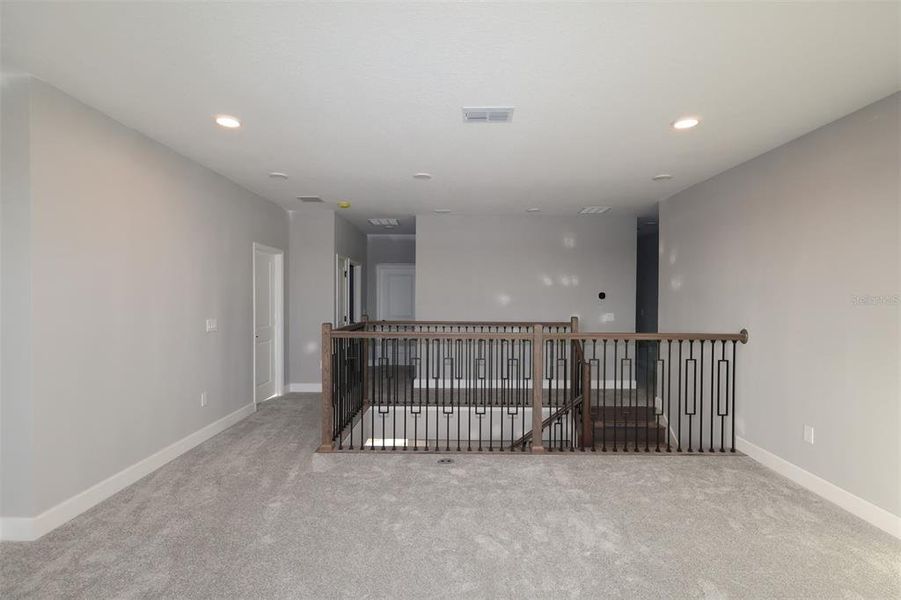 Spacious, unfurnished interior of a new home in Center Lake on the Park, St. Cloud (Image 4).