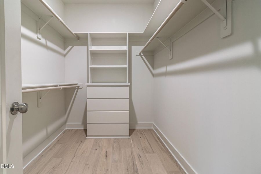 401_STABLE_VALLEY_INTERIOR_55