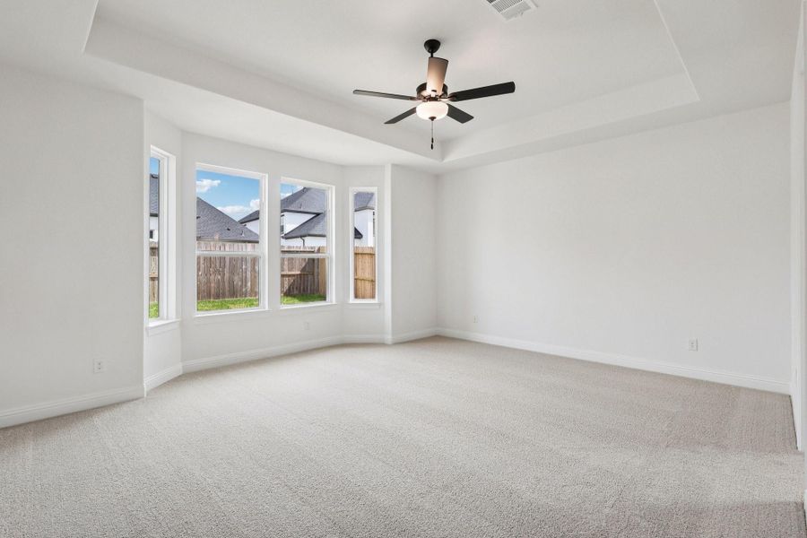 Spacious, unfurnished interior of a new home in Sienna 65', Missouri City (Image 31).