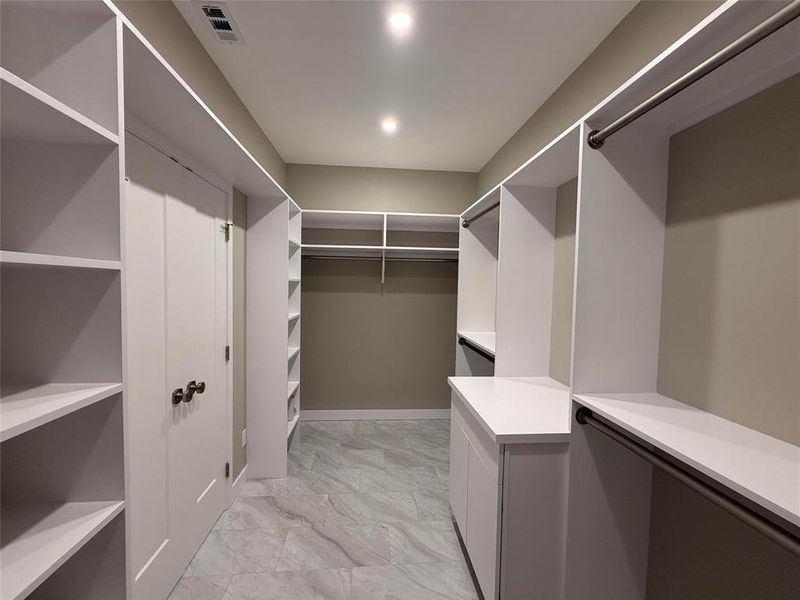 Image 38 of a home in .