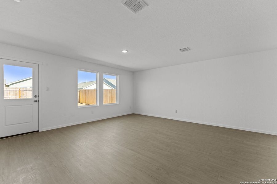 Spacious, unfurnished interior of a new home in Friendship Oaks, Fredericksburg (Image 19). Spacious, unfurnished interior of a new home in Friendship Oaks, Fredericksburg (Image 19).