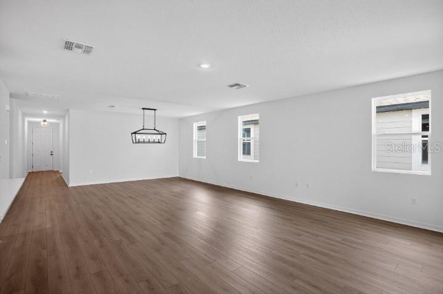 Spacious, unfurnished interior of a new home in Trailside, Mount Dora (Image 16).