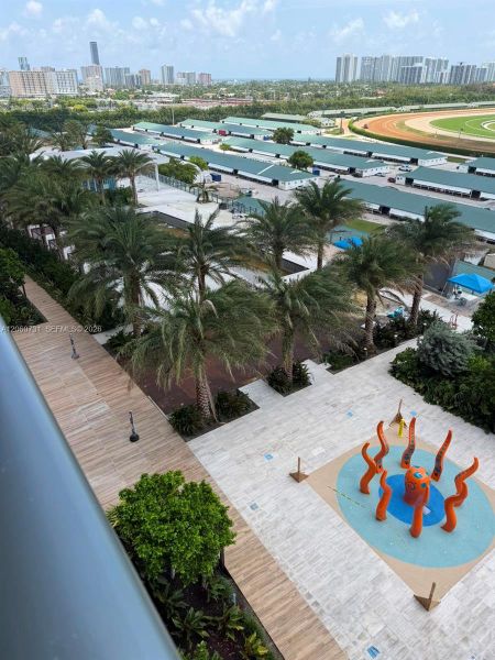 Community amenities in , Hallandale Beach (Image 25).