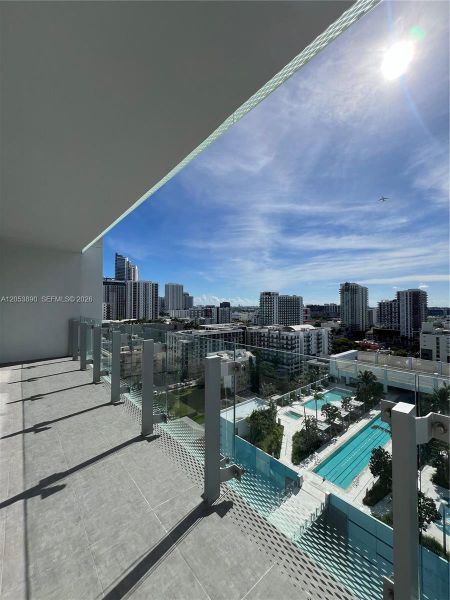 Condo located in Miami, FL showcasing its design and architecture (Image 3).