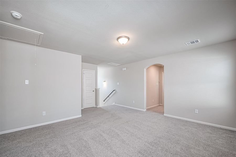 Spacious, unfurnished interior of a new home in River Ranch, Dayton (Image 31).