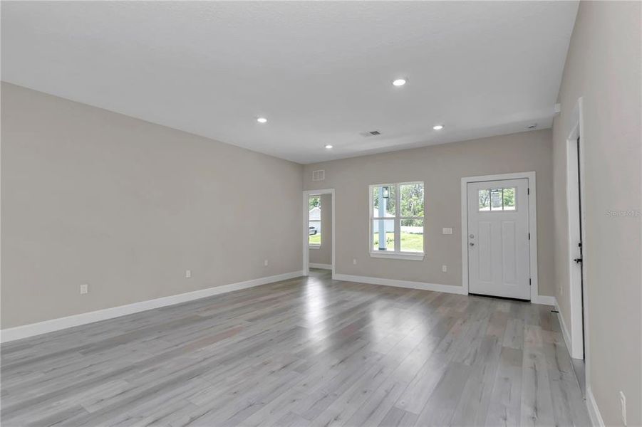 Spacious, unfurnished interior of a new home in , Ocala (Image 32).