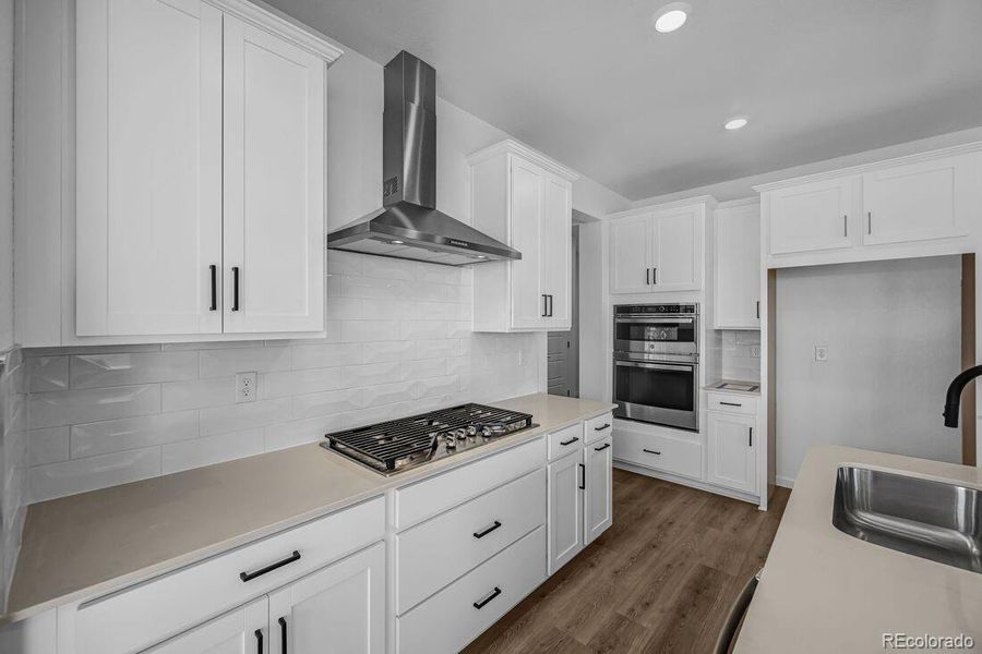 8800 Whiteclover ~ Ready Now