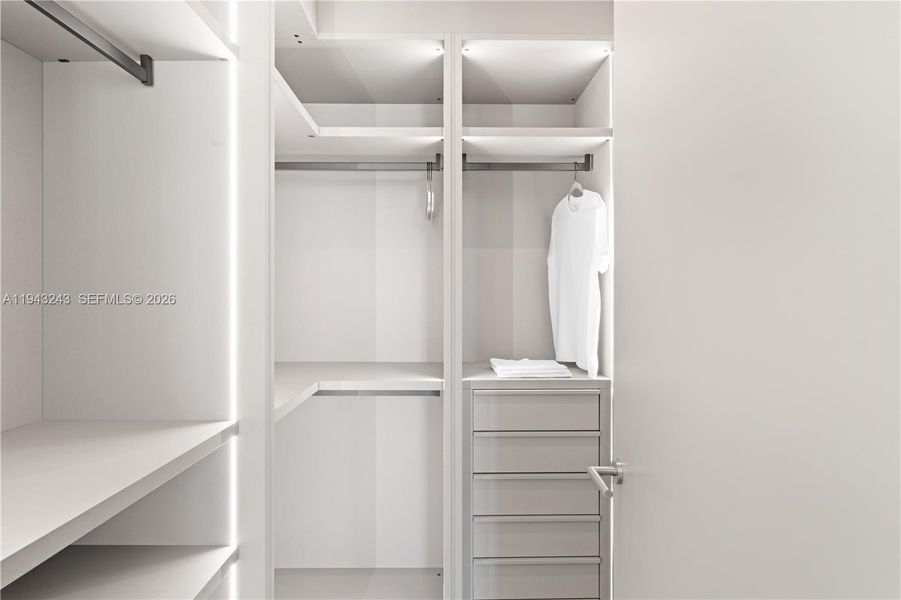 Image 52 of a home in .