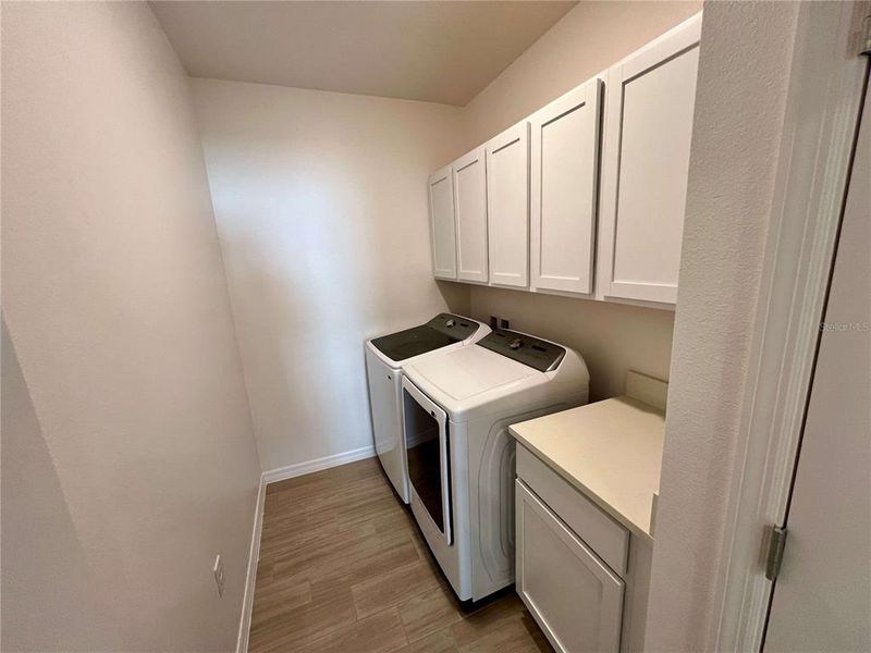 Furnished interior view inside a new home in Hammock Reserve, Haines City (Image 5).