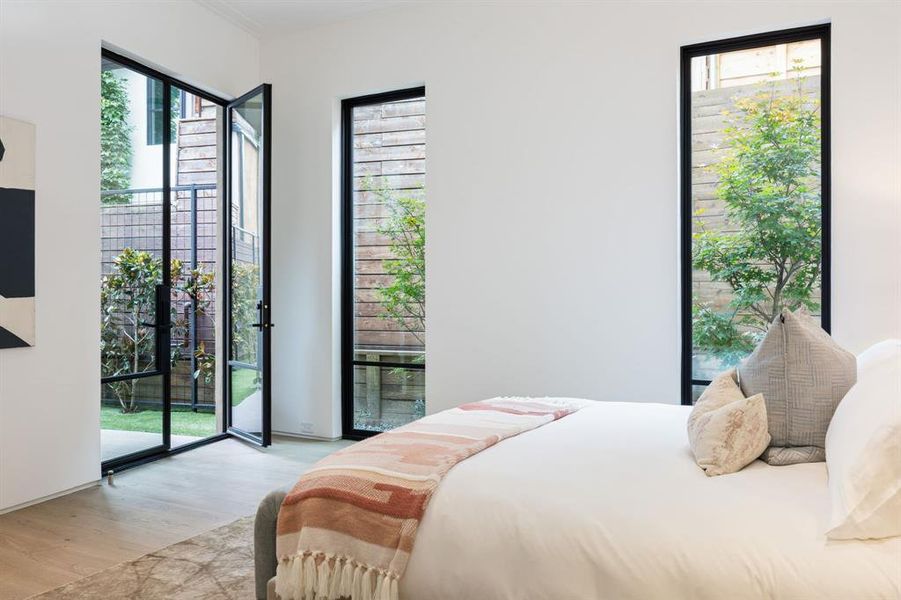 Furnished interior view inside a new home in , Dallas (Image 6).