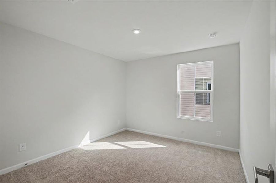 Spacious, unfurnished interior of a new home in Sterling Oaks, Ash (Image 13).