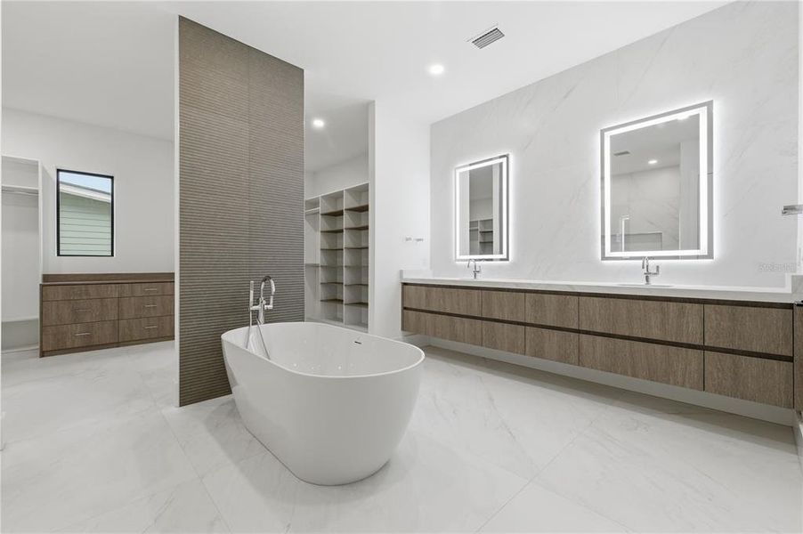 Furnished interior view inside a new home in , Tampa (Image 44).