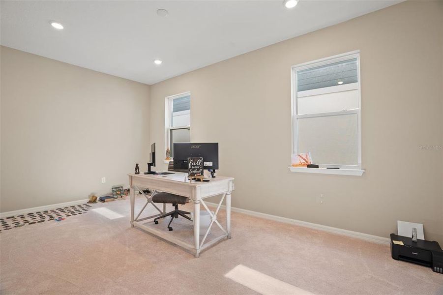 Furnished interior view inside a new home in , Winter Garden (Image 38).