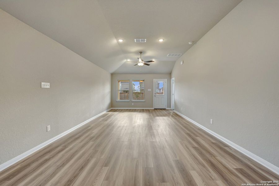 Spacious, unfurnished interior of a new home in Park Place, New Braunfels (Image 55).