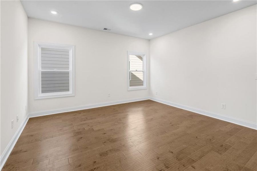 Spacious, unfurnished interior of a new home in Aberdeen, Hoschton (Image 33).