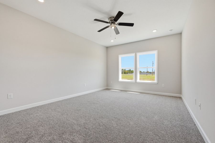 Spacious, unfurnished interior of a new home in McCarthy Estates, Defuniak Springs (Image 37).