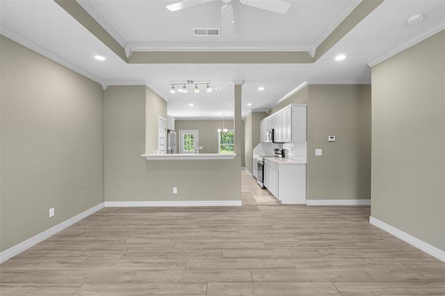 Spacious, unfurnished interior of a new home in , Corsicana (Image 16).