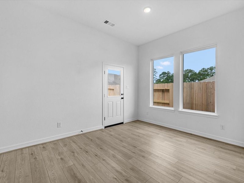 Spacious, unfurnished interior of a new home in Emory Glen, Magnolia (Image 16).
