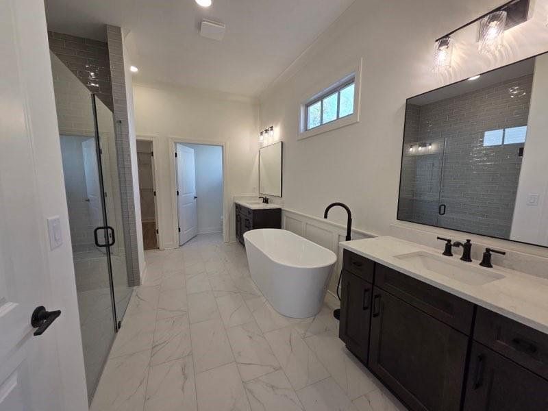 Furnished interior view inside a new home in , Waleska (Image 11).