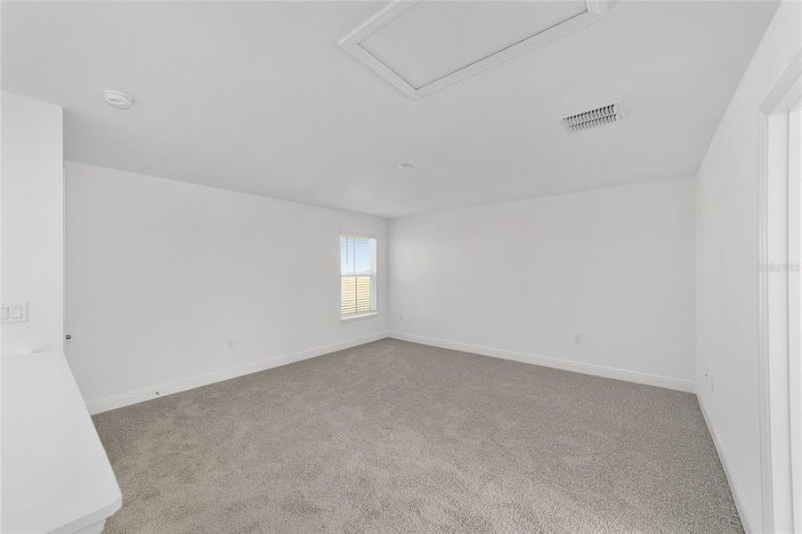 Spacious, unfurnished interior of a new home in Calesa Township, Ocala (Image 27).