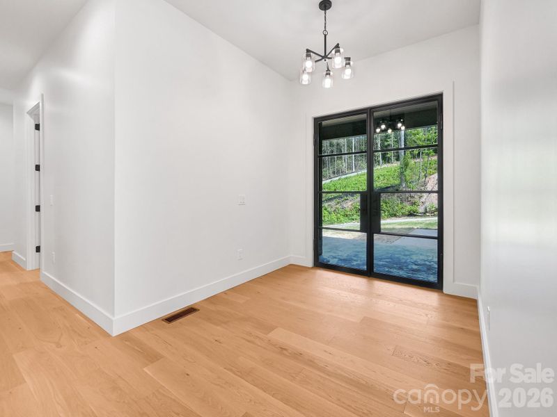 Spacious, unfurnished interior of a new home in , Fairview (Image 21).