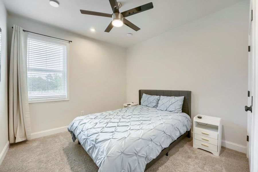 Furnished interior view inside a new home in Pine Mountain Park, Kennesaw (Image 15).
