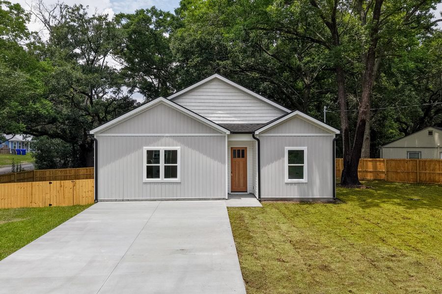 Front exterior of a new home in , North Charleston, SC, highlighting curb appeal (Image 17). Front exterior of a new home in , North Charleston, SC, highlighting curb appeal (Image 17).