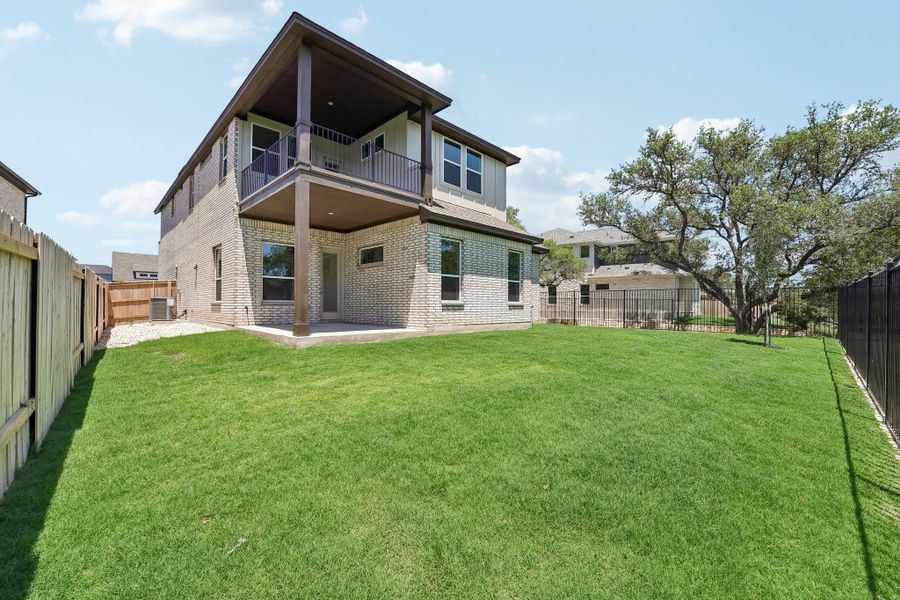 Exterior details and patio area of a home in Persimmon, Buda (Image 17).