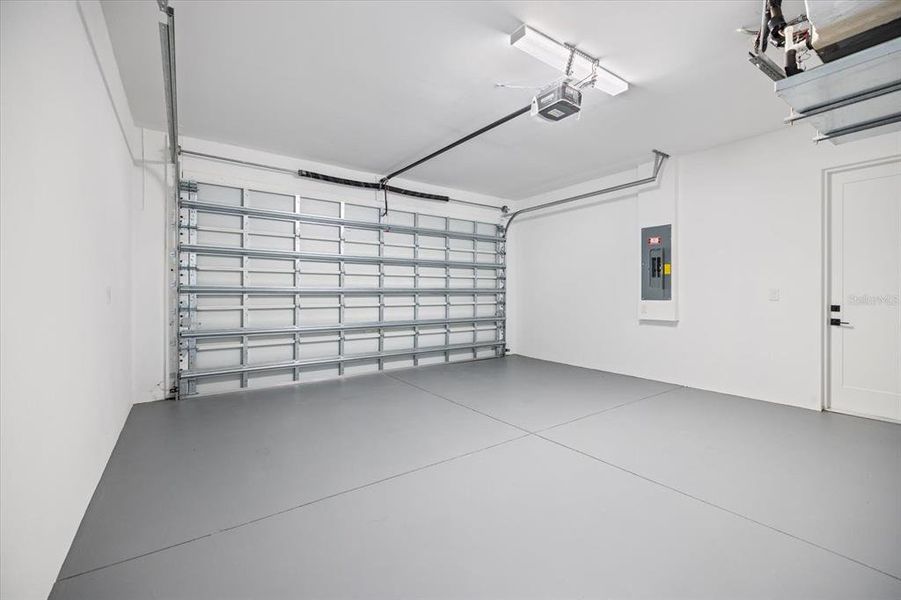 Spacious, unfurnished interior of a new home in , North Port (Image 14).